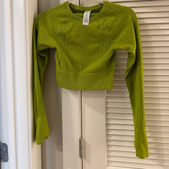 JOYLAB CROPPED LONG SLEEVE TOP - Picture 2 of 2